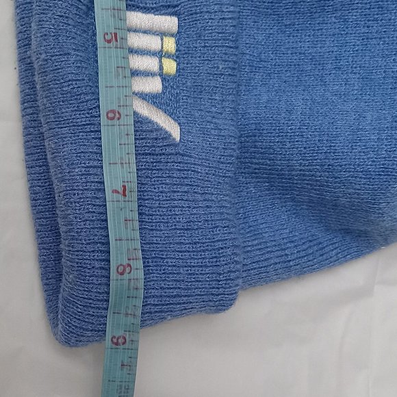 Blue hat with white letters in front "liiv" - Picture 2 of 2